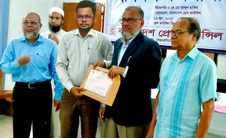 হাওরপাড় থেকে বিশ্বমঞ্চের লক্ষ্য: সাংবাদিকতায় নতুন ধ্রুবতারা তামভীর আহমদ স্বপন